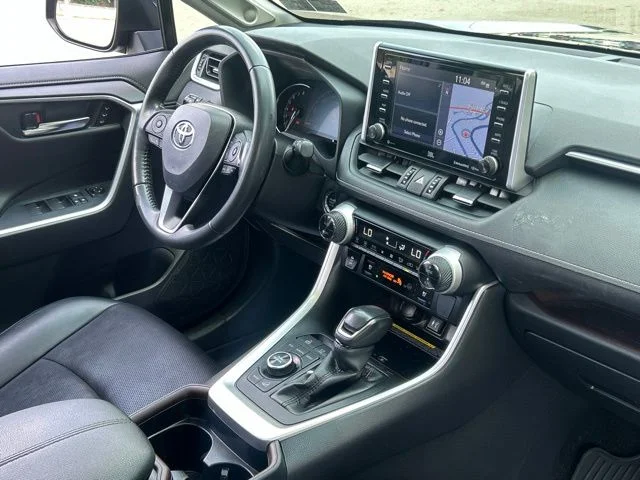 Used 2019  Toyota Limited image 35