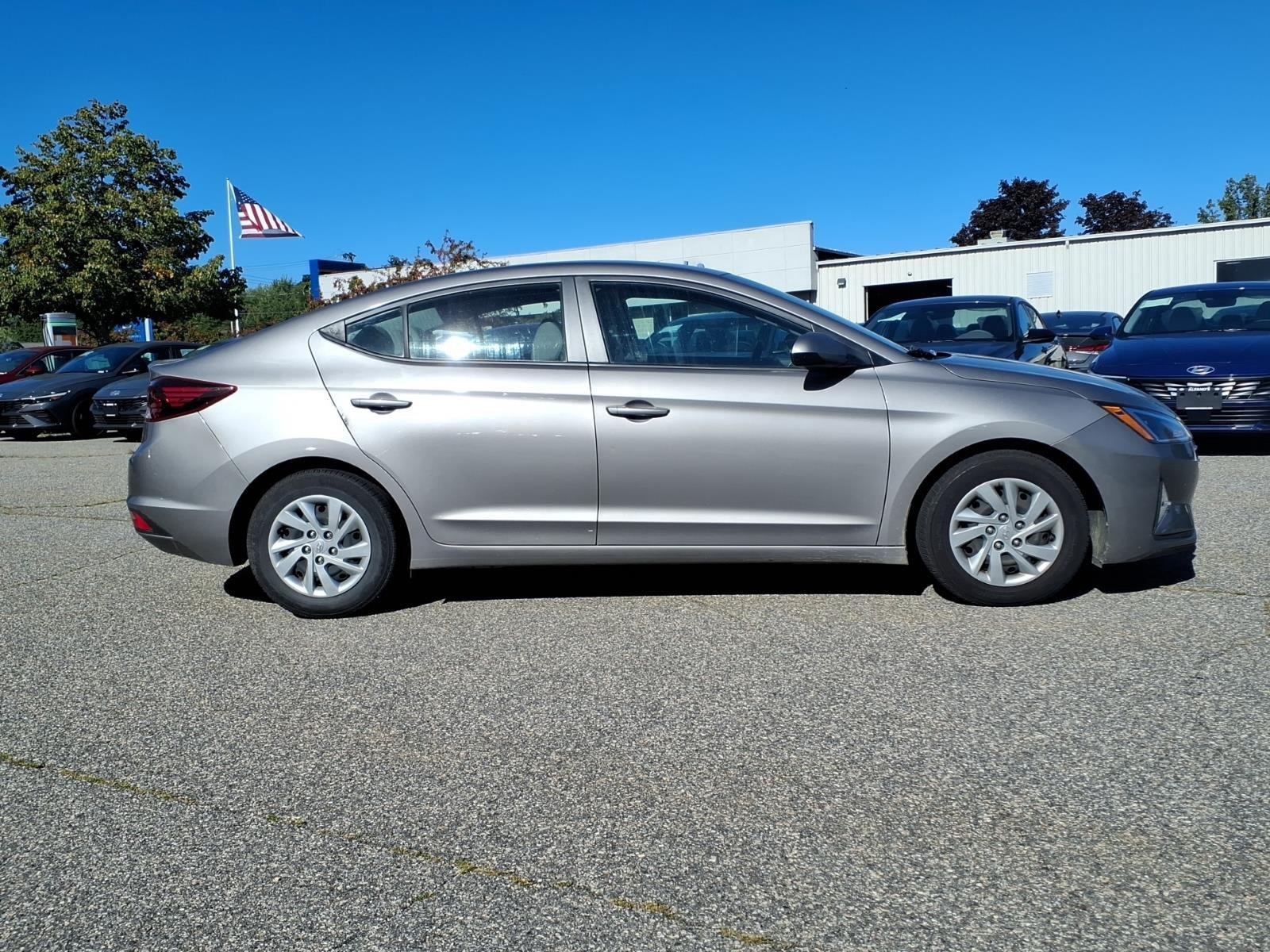 Used 2020 Fluid Metal Hyundai SE image 4