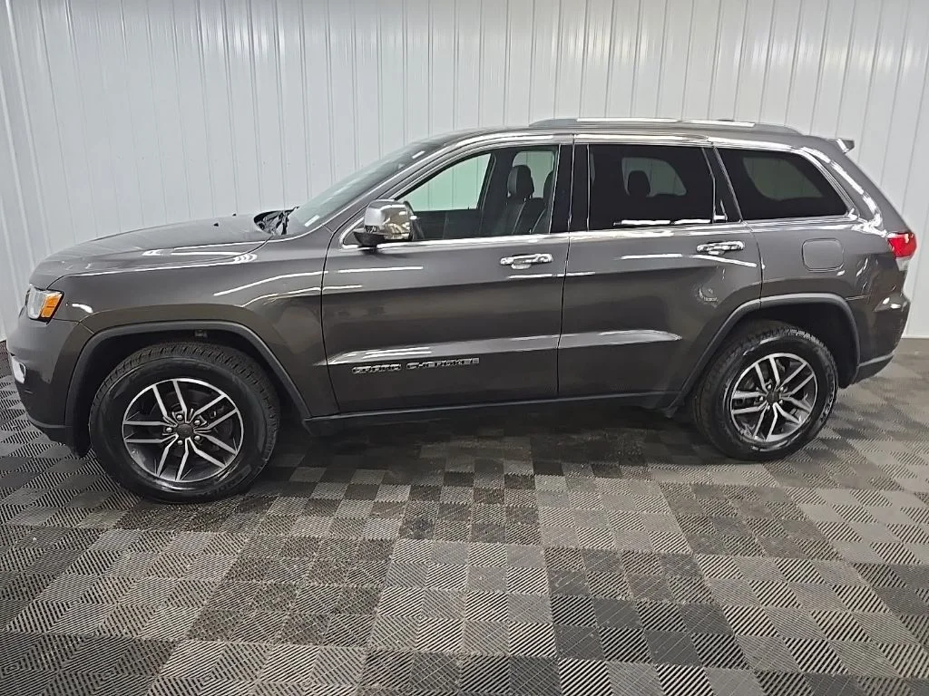 Used 2020 Gray Jeep Limited image 5
