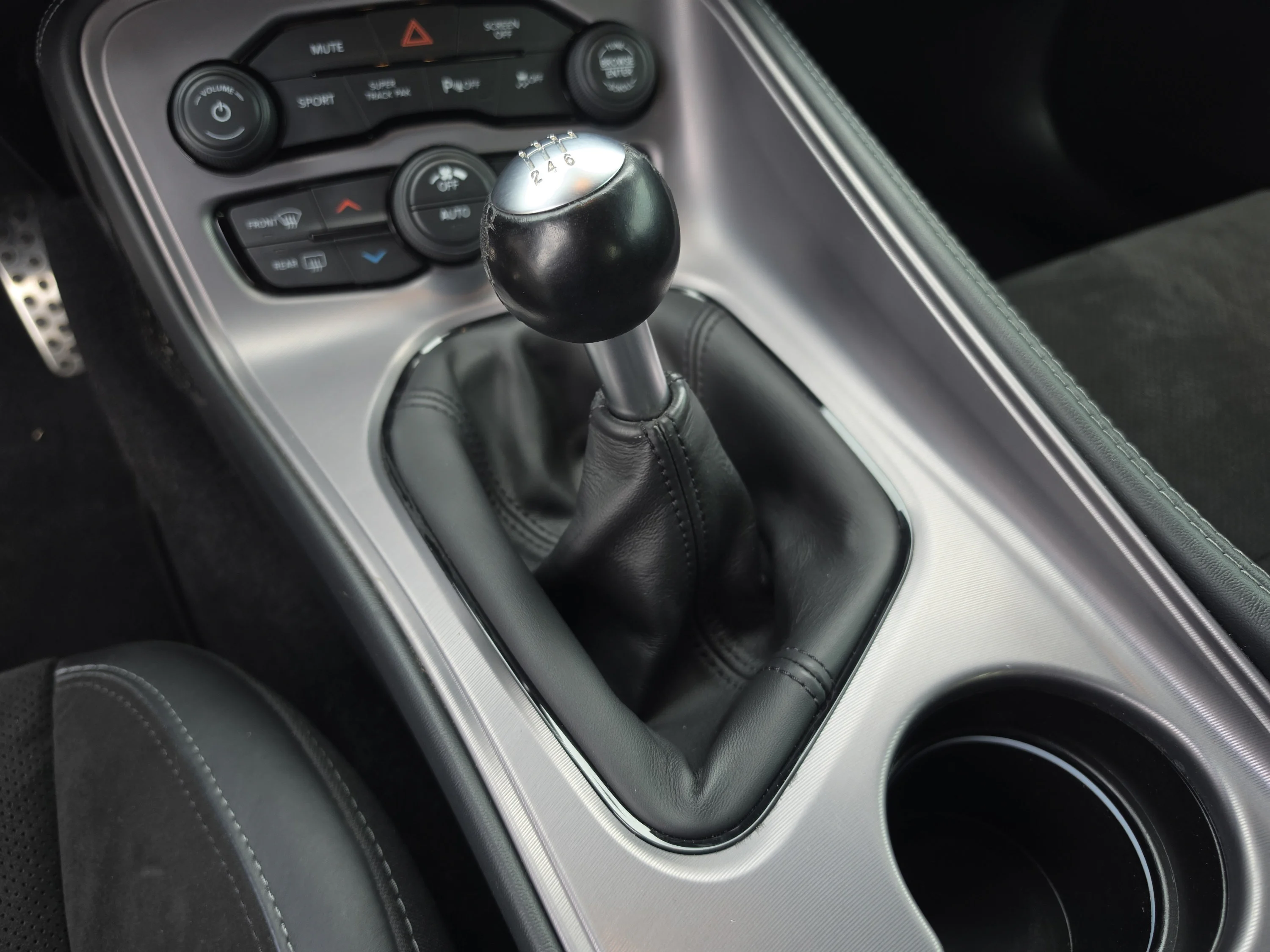 Used 2023 Granite Pearlcoat Dodge R/T image 30