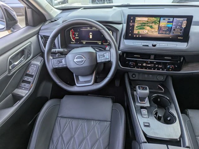 Used 2025 Gold Nissan Platinum image 17