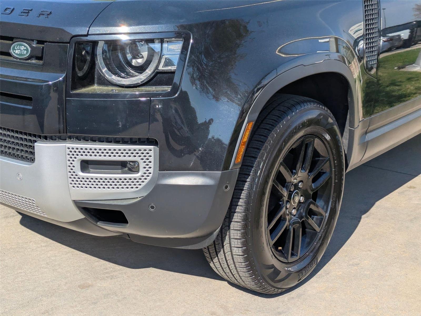 Used 2025  Land Rover S image 9