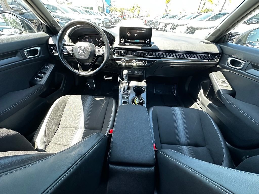 Used 2024  Honda Sport image 17