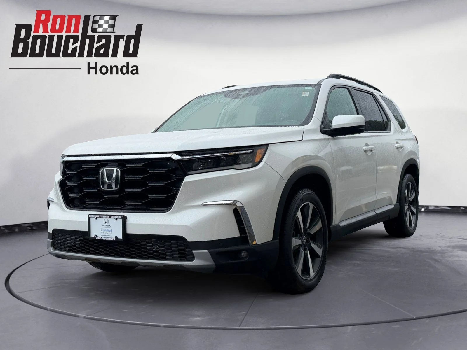Certified Used 2024 White Honda Touring image 5