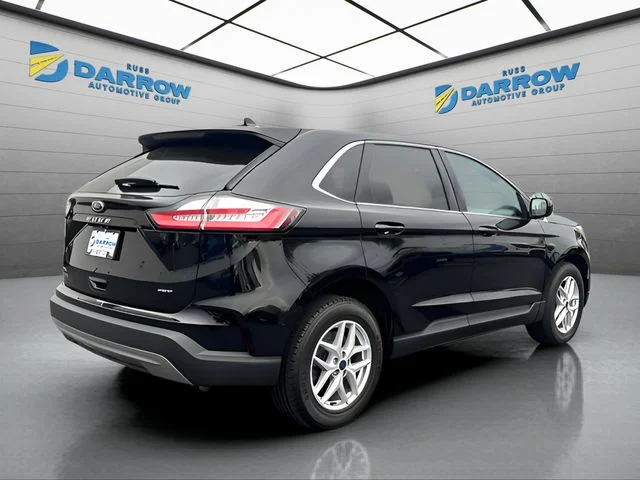 Used 2022 Black Ford SEL image 5