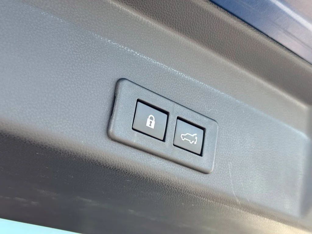 Used 2022 Blue Subaru Touring image 12