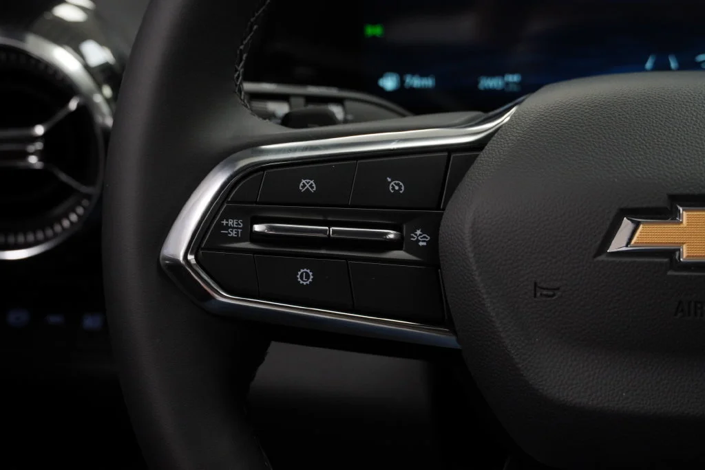 New 2027 Sterling Gray Metallic Chevrolet LT image 20