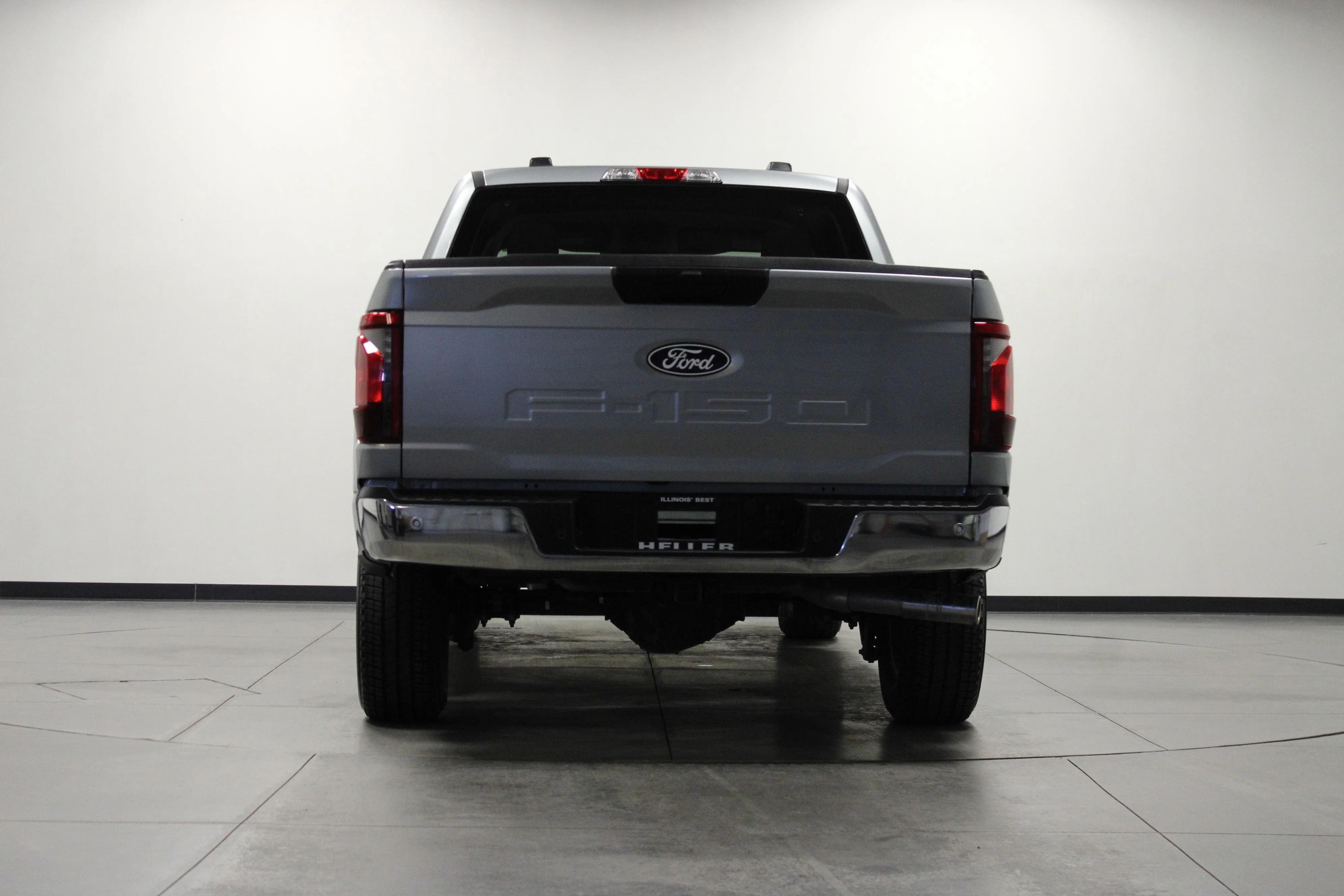 Used 2025 Iconic Silver Metallic Ford XLT image 5