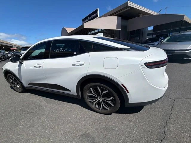 Used 2023 White Toyota XLE image 8
