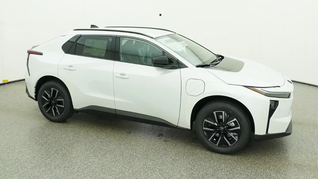 New 2026 Wind Chill Pearl Toyota XLE image 55