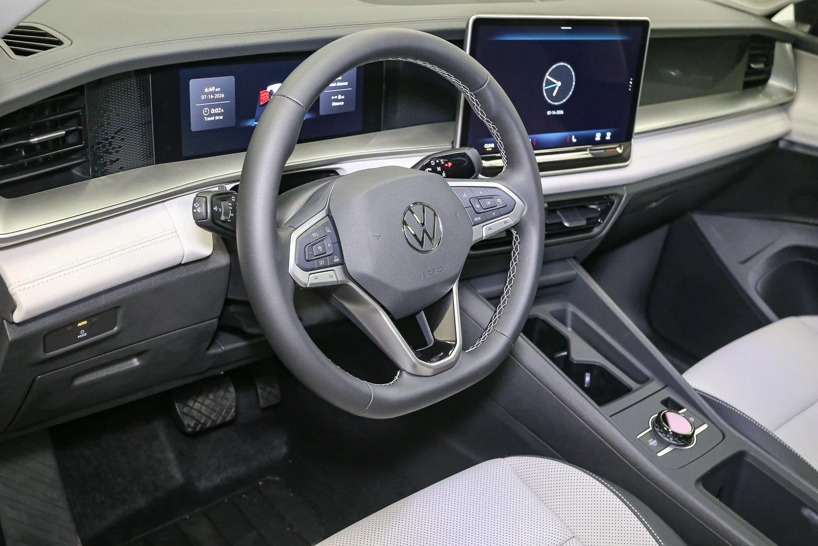 New 2026 Deep Black Pearl Volkswagen SE image 18