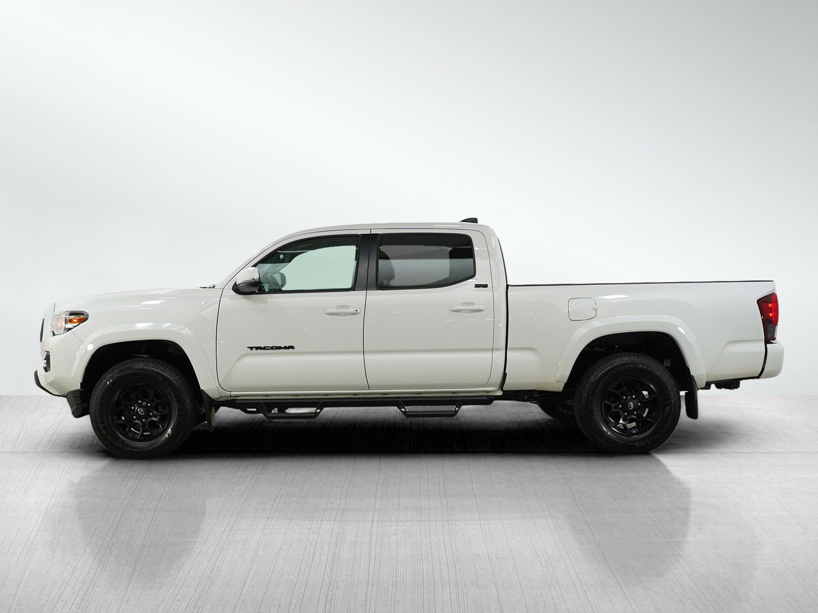 Used 2022 Toyota Tacoma SR5 with VIN 3TYDZ5BN3NT006851 for sale in Burnsville, Minnesota