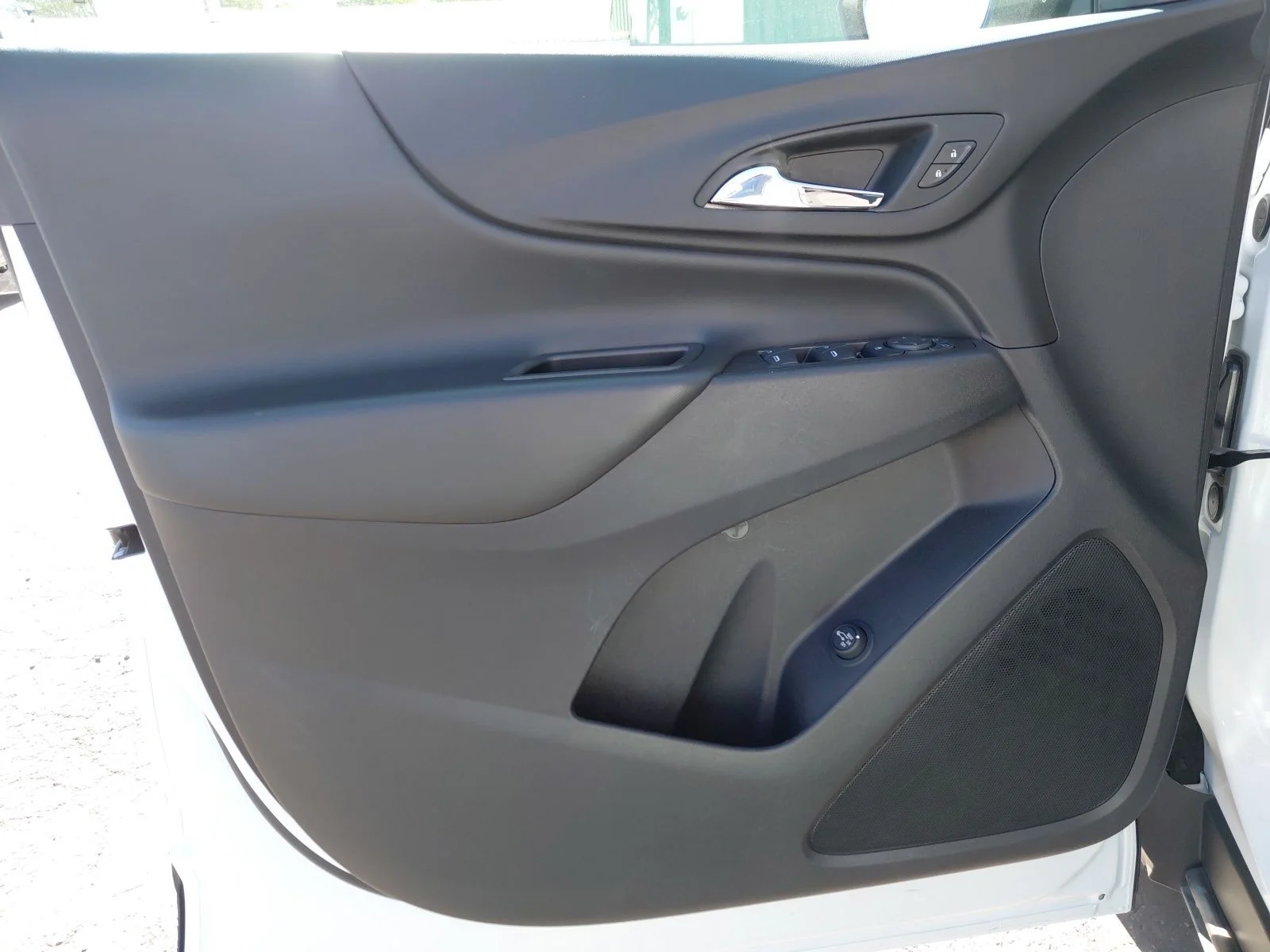 Used 2024 White Chevrolet LT image 15