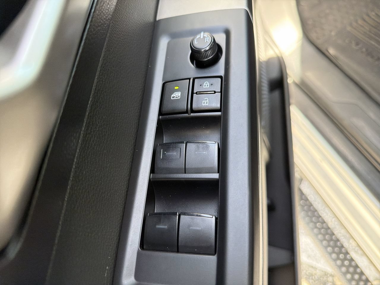 Used 2024 Ice Cap Toyota SR5 image 18