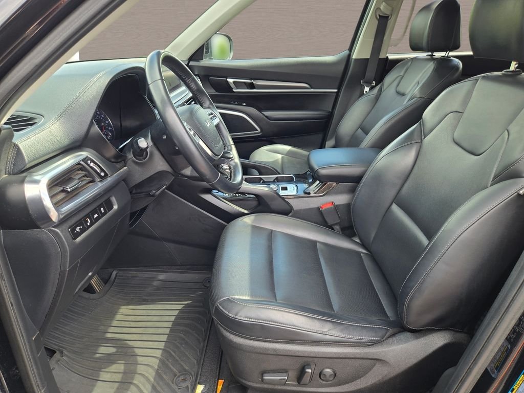 Used 2022 Black Kia S image 20