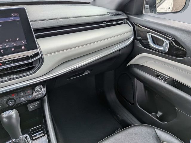 Used 2024 White Jeep Limited image 16