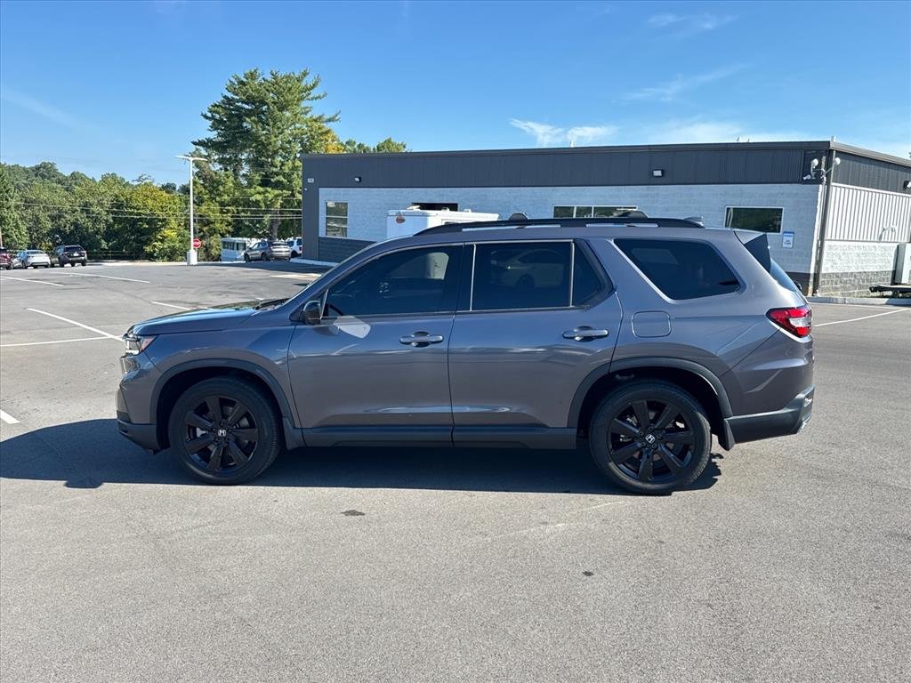 Certified Used 2025 Modern Steel Metallic Honda AWD Black Edition image 2