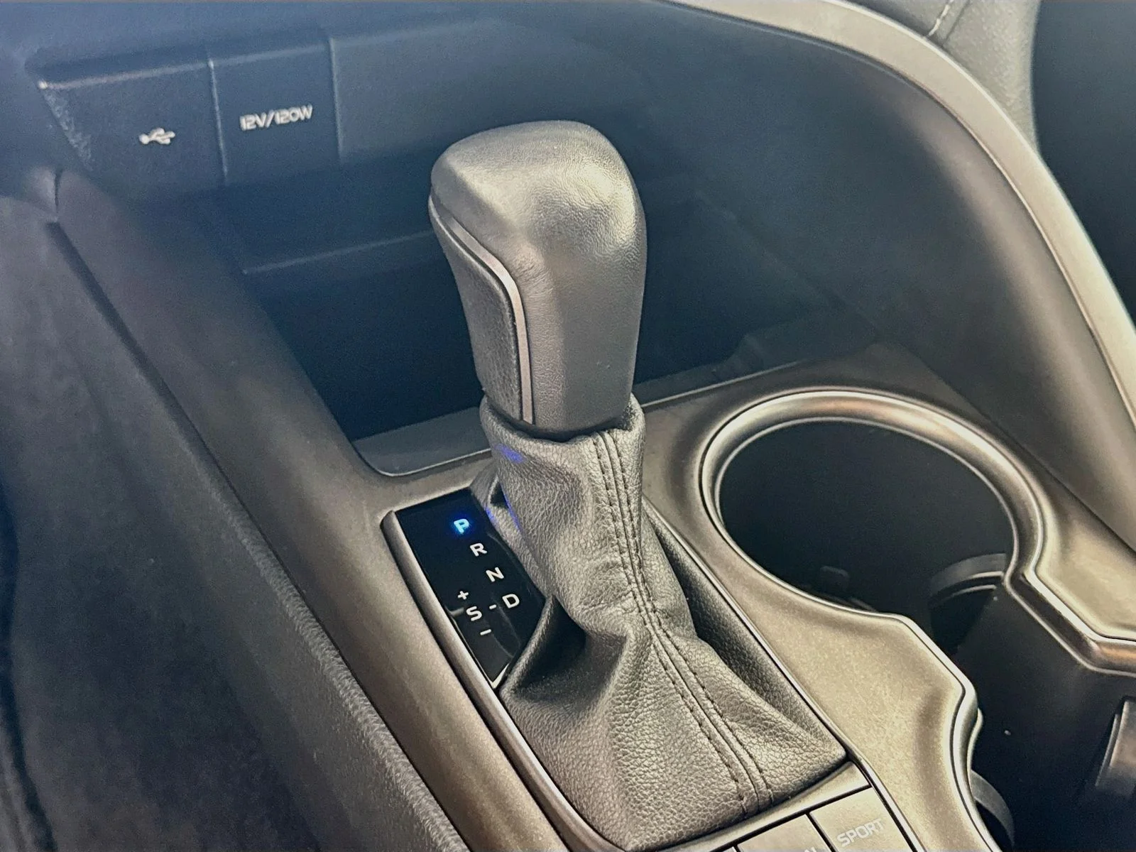 Certified Used 2022 White Toyota SE image 14
