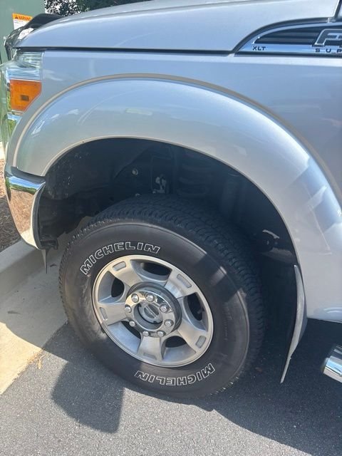 Used 2016 Silver Ford XLT image 2