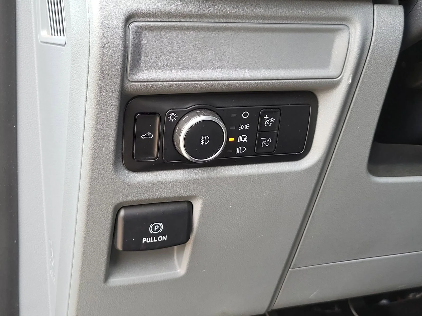 2023 Ford F-150 XL - Photo 18