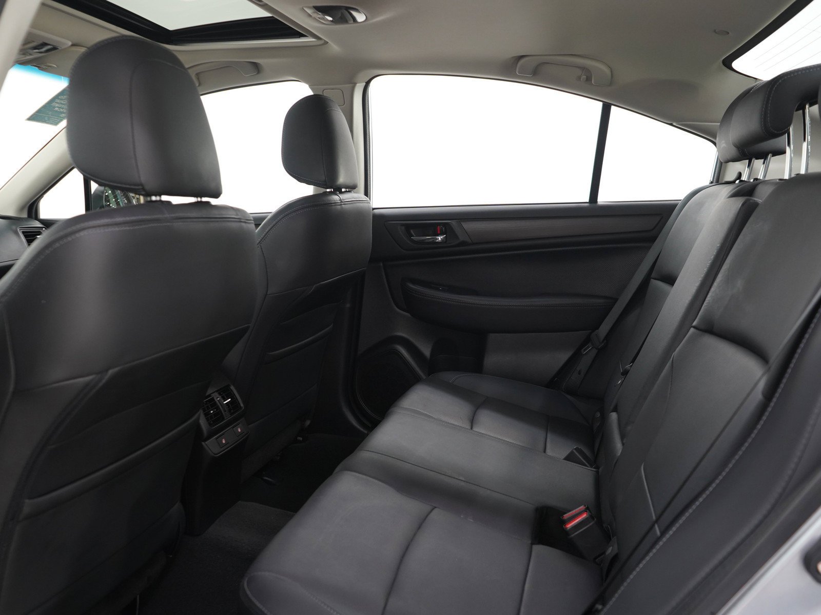 Used 2016 Ice Silver Metallic Subaru 2.5i image 18