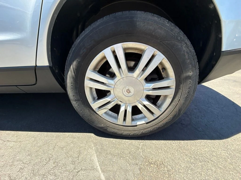 Used 2014 Silver Cadillac Base image 25