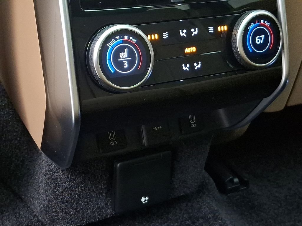 New 2026 Santorini Black Land Rover SE image 7