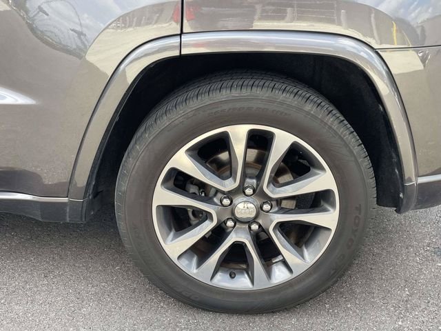 Certified Used 2018 Granite Crystal Clearcoat Metallic Jeep Overland image 27
