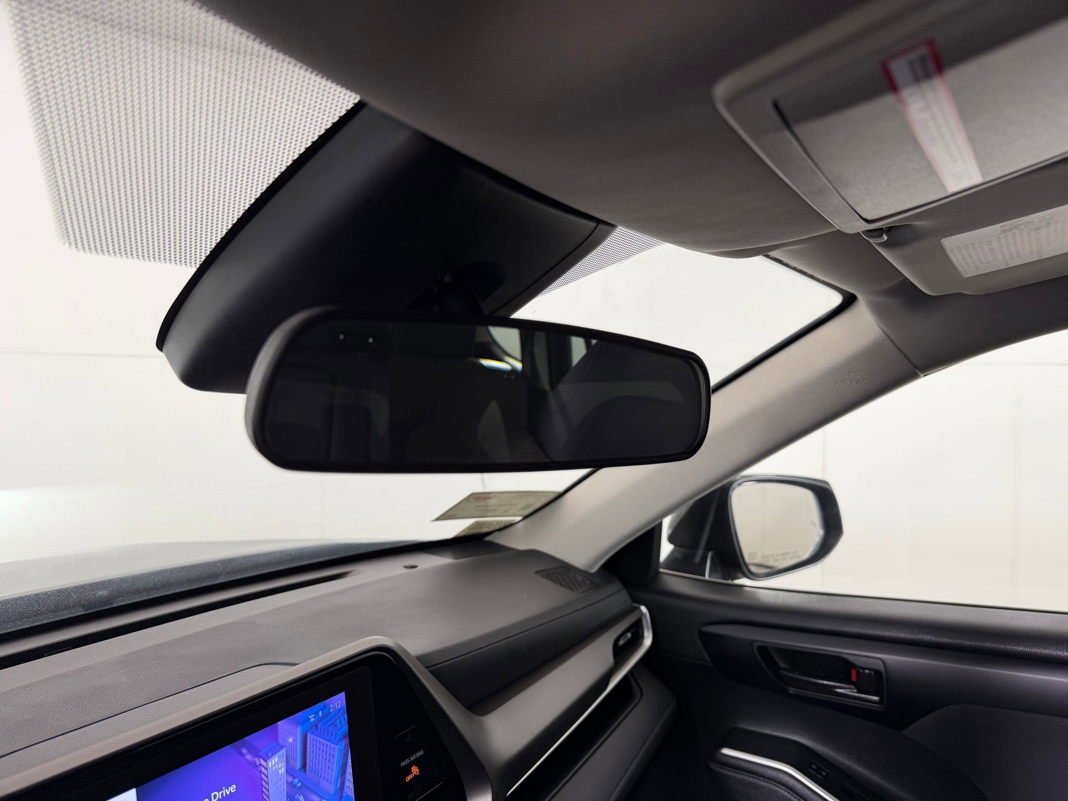 2024 Toyota Highlander LE - Photo 13