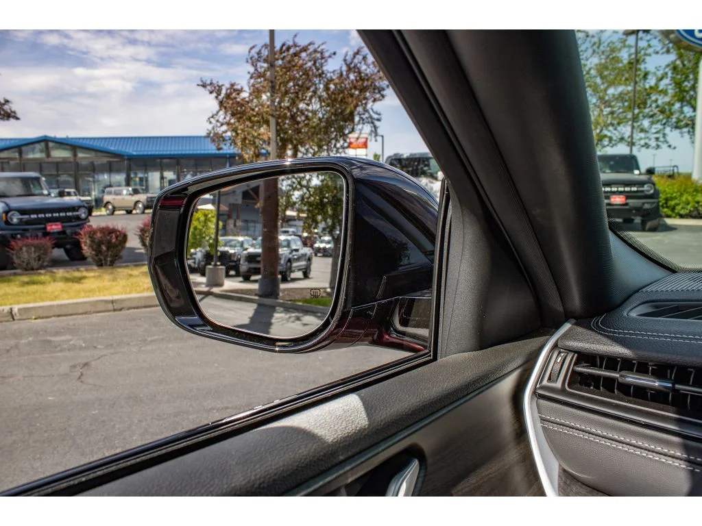 New 2026 Velvet Red Pearlcoat Jeep Laredo Altitude image 34