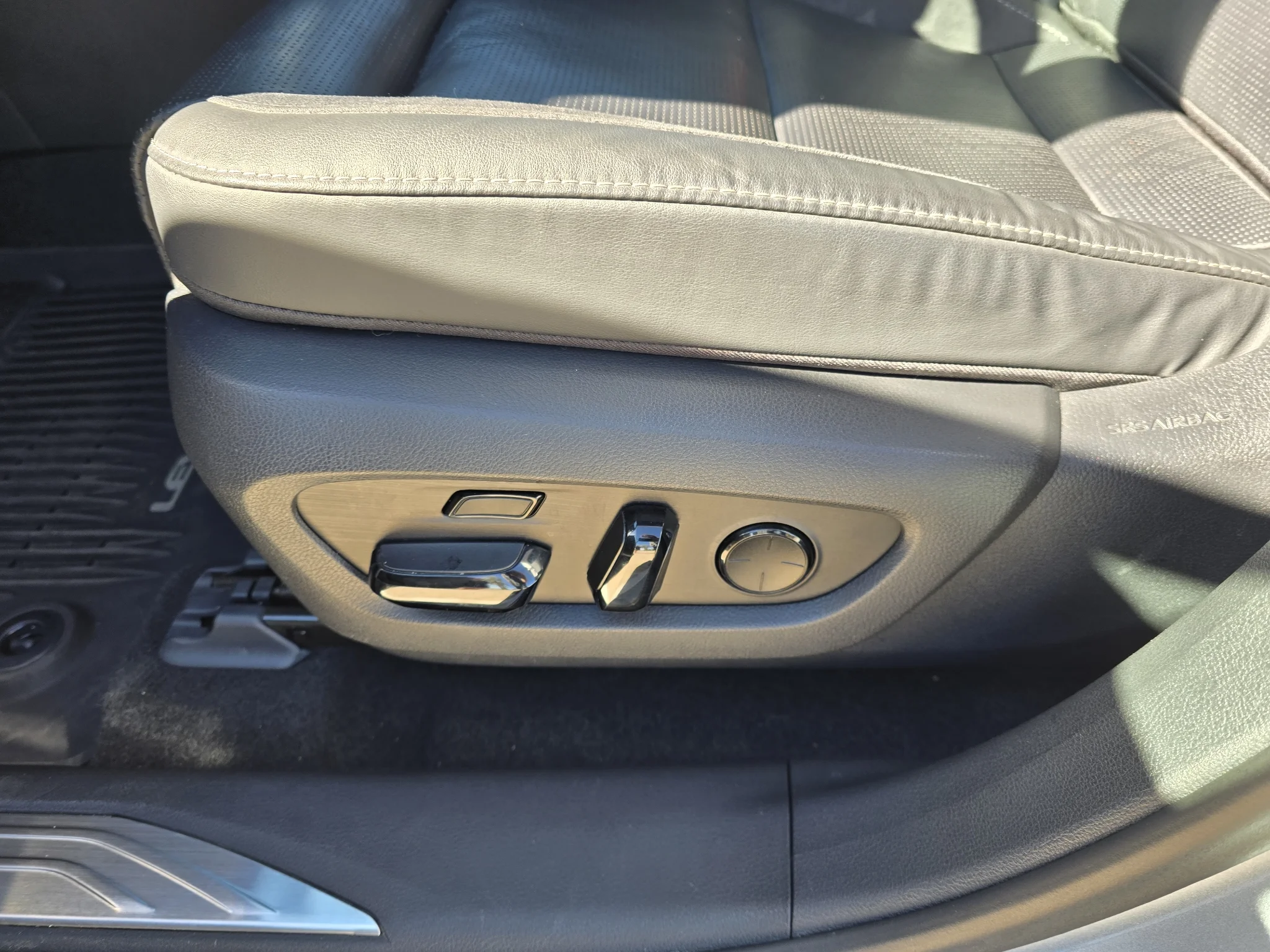 Used 2023 Iridium Lexus Luxury image 16