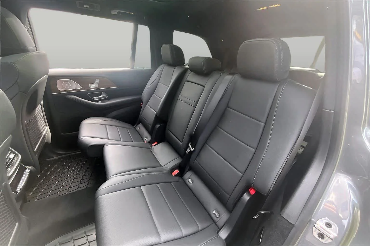Used 2025 Selenite Grey Metallic Mercedes-Benz GLS 450 image 38