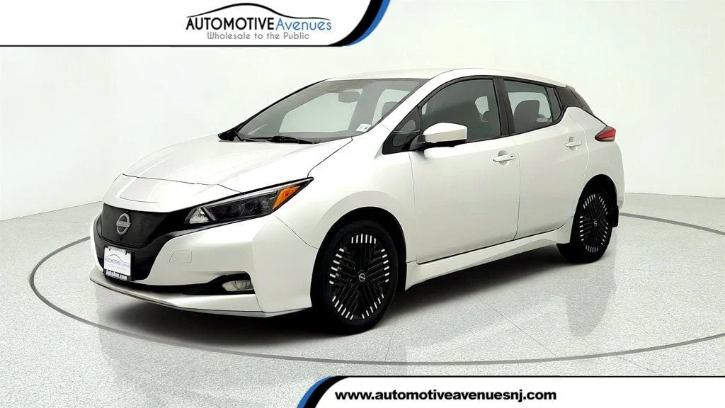 Used 2023 Brilliant Silver Metallic Nissan SV PLUS Hatchback w/ 212-Mile Range & ProPILOT Assist image 1