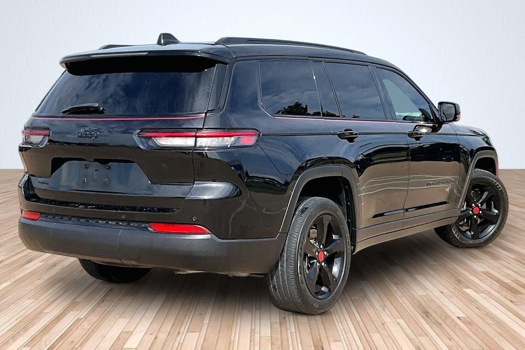 Used 2023 Black Jeep Altitude image 2