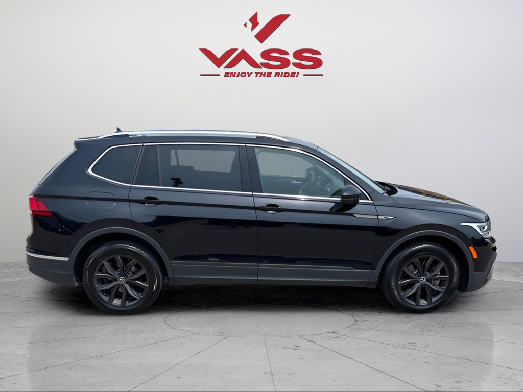 Used 2024 Black Volkswagen 2.0T SE image 6