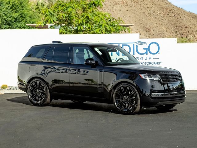 New 2026 Santorini Black Land Rover SE image 4