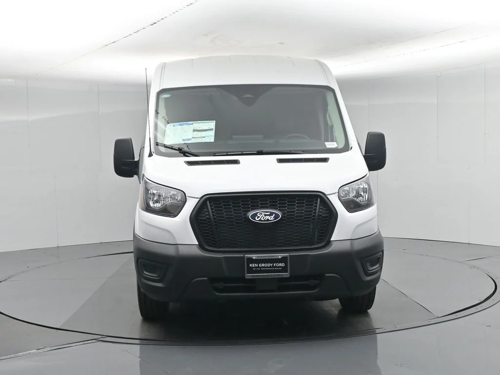 New 2026 Oxford White Ford Base image 22