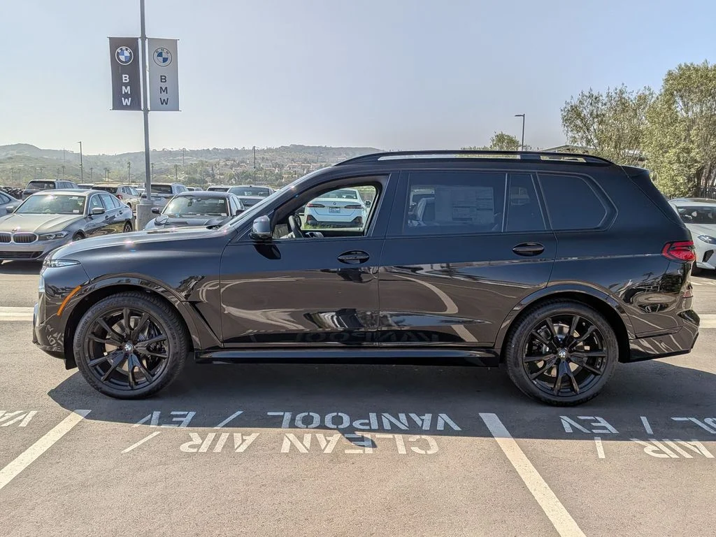 New 2026 Black BMW xDrive40i image 5