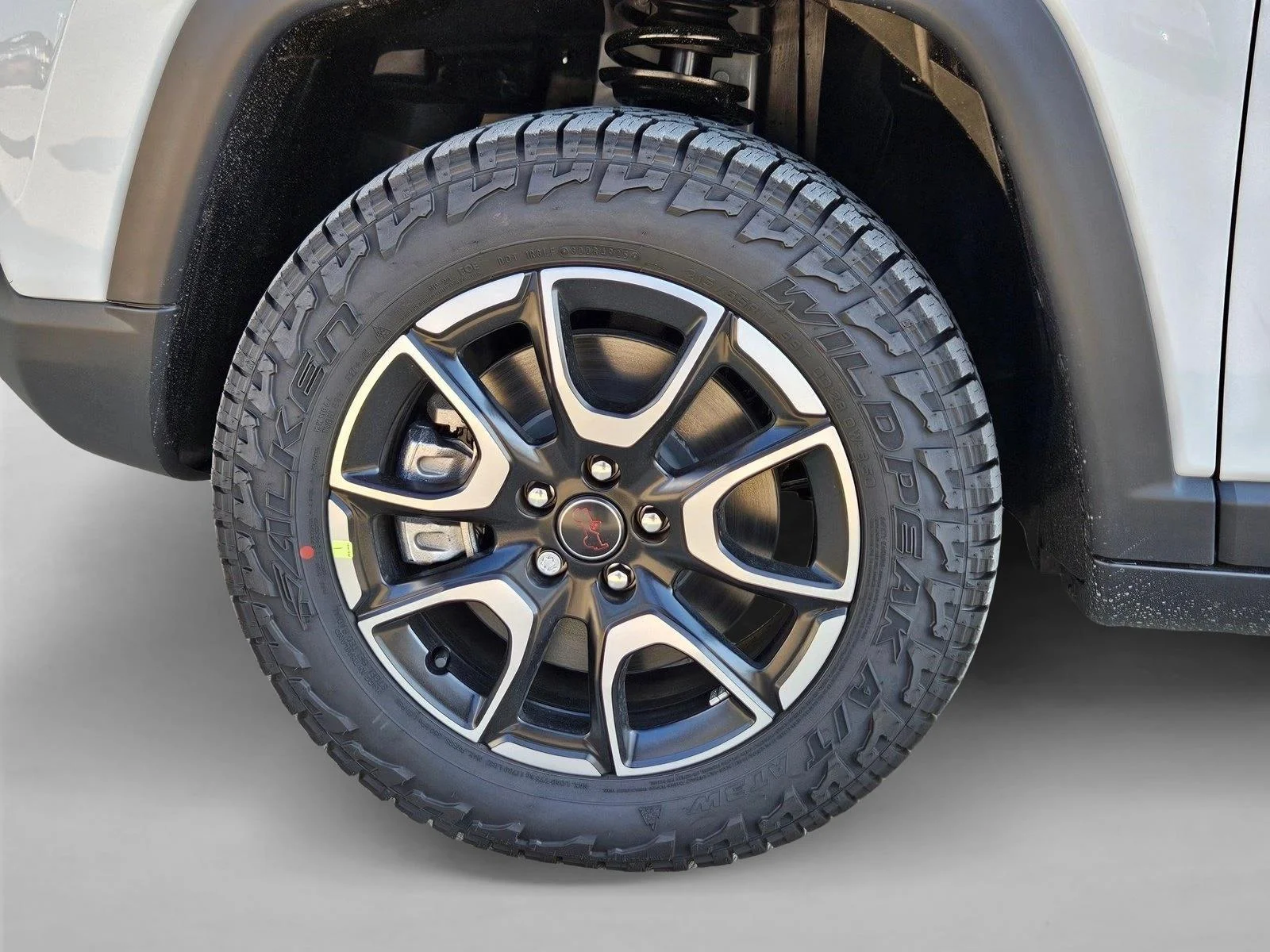 New 2026 Bright White Clear-Coat Exterior Paint Jeep Trailhawk image 10
