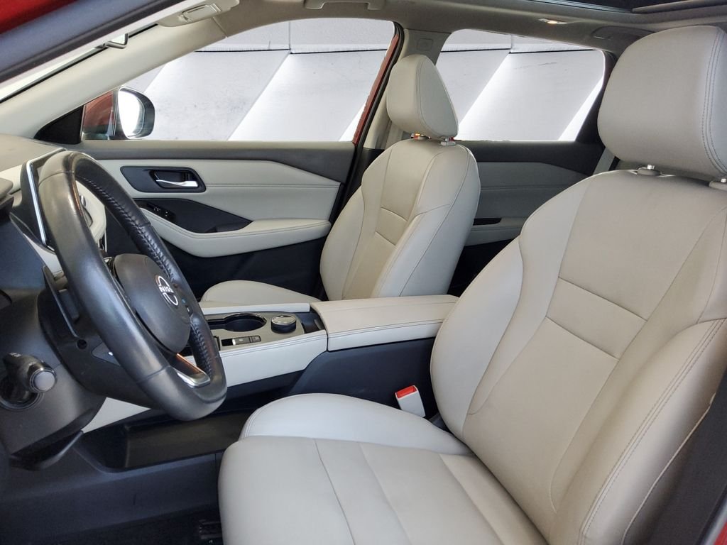 Used 2023 Red Nissan SL image 8