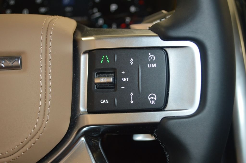 Used 2025 Gray Land Rover Metropolitan Edition image 23