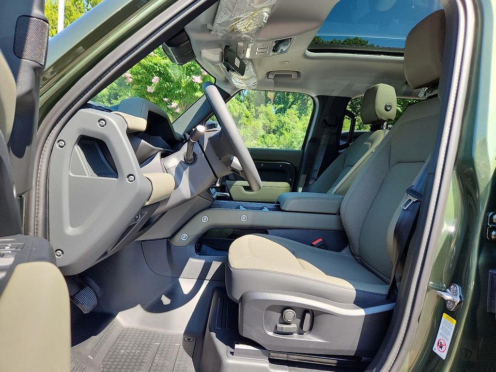 New 2026 Woolstone Green Land Rover S image 6