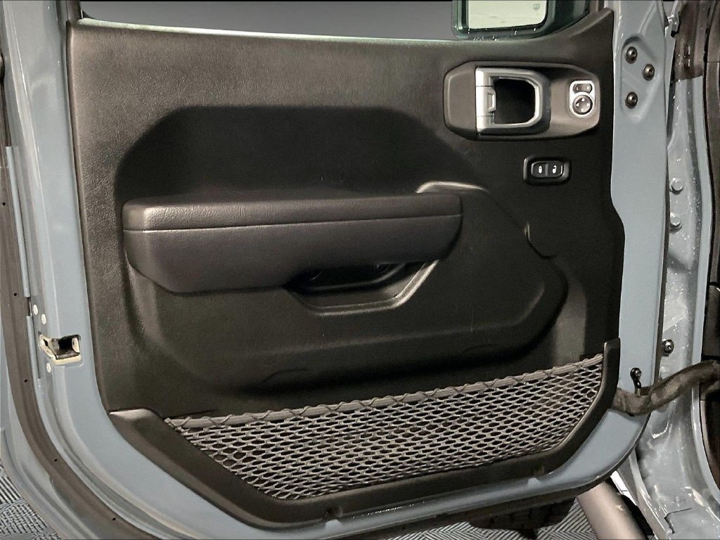 Used 2024 Gray Jeep Sport S 4xe image 9