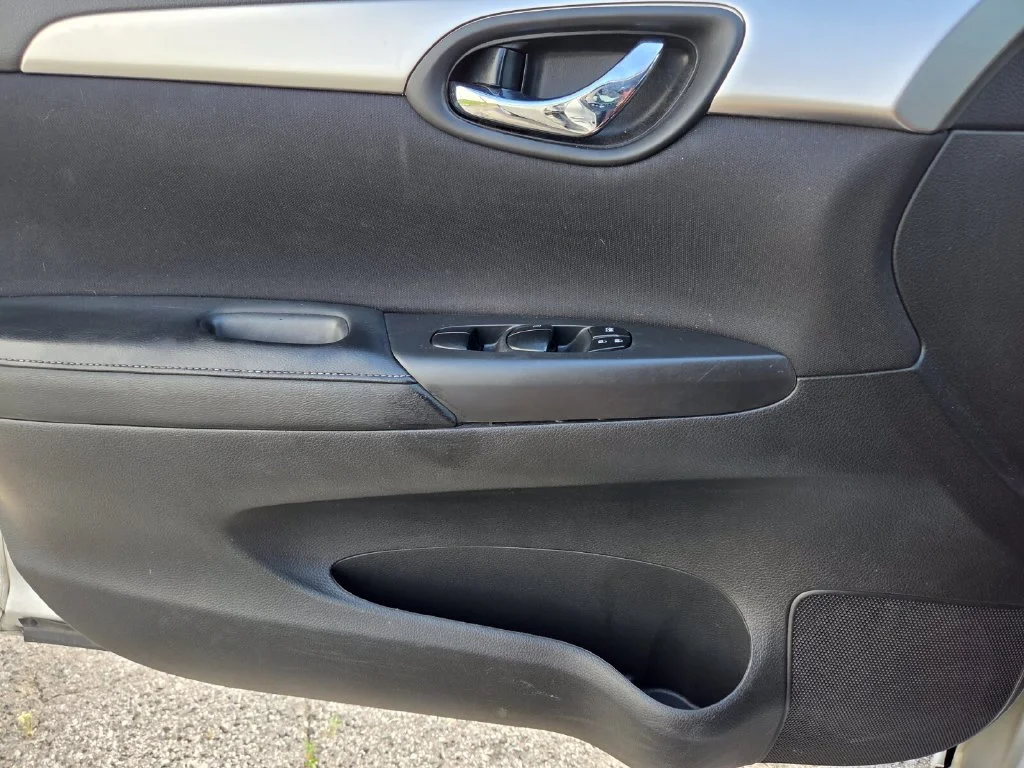 Used 2017 Silver Nissan S image 19