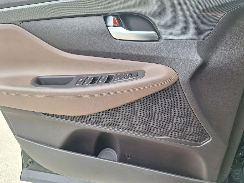 Used 2023 Black Hyundai SEL Convenience image 22