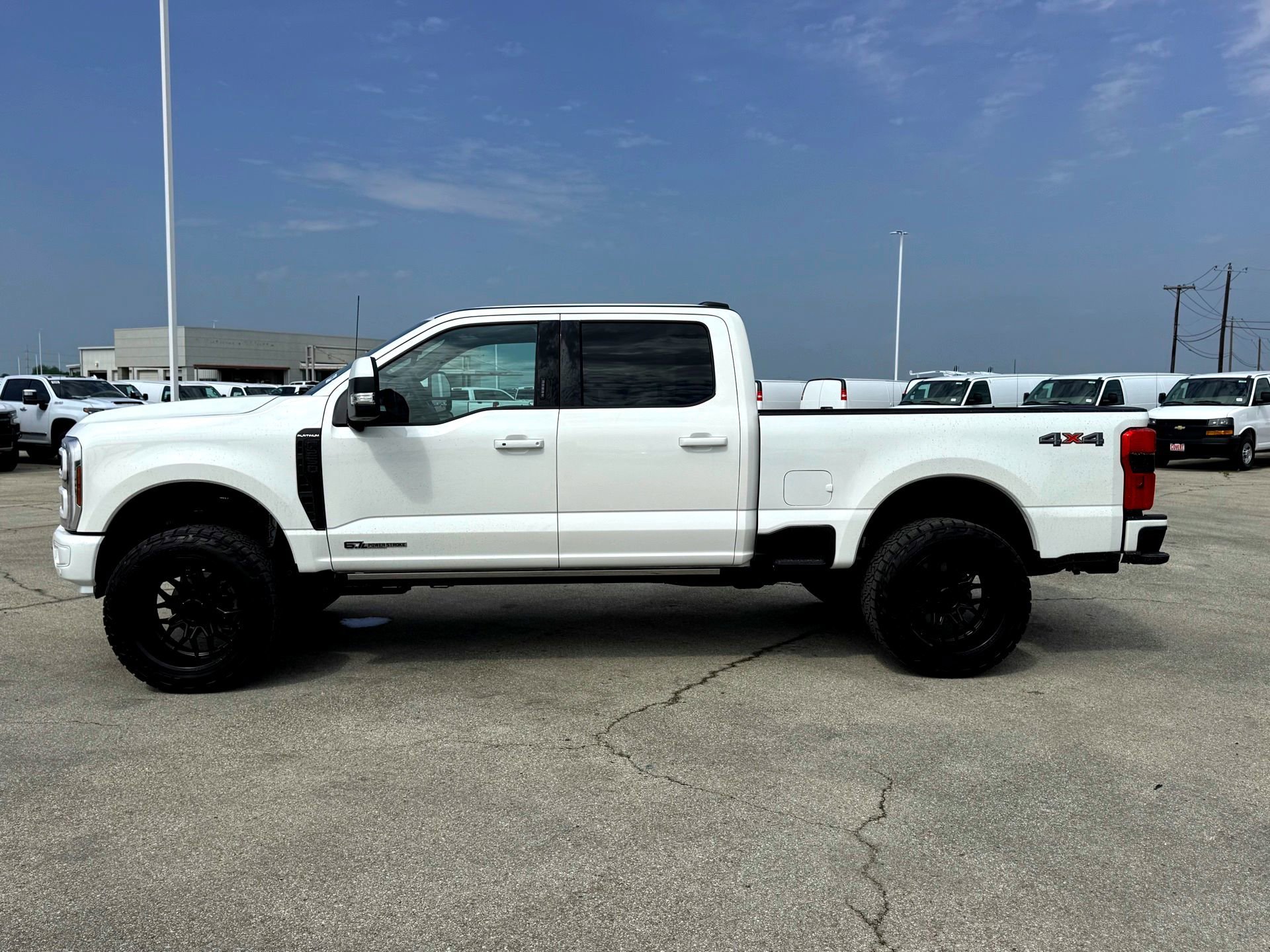 2026 Ford F-250 Super Duty Platinum - Photo 9