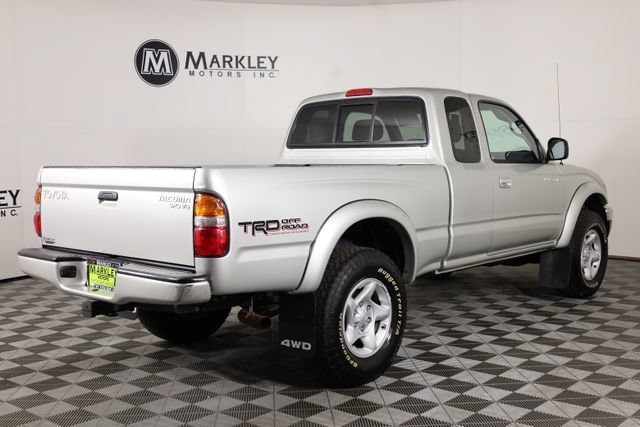 Used 2002 Silver Toyota  image 39
