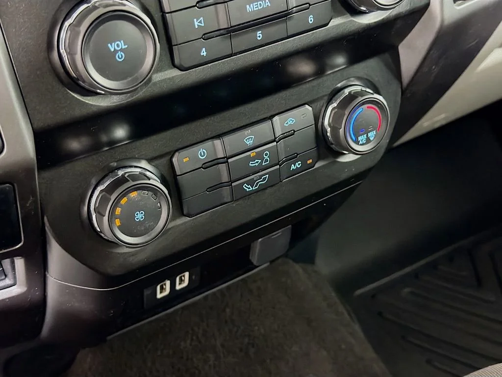 Used 2020  Ford XL image 16