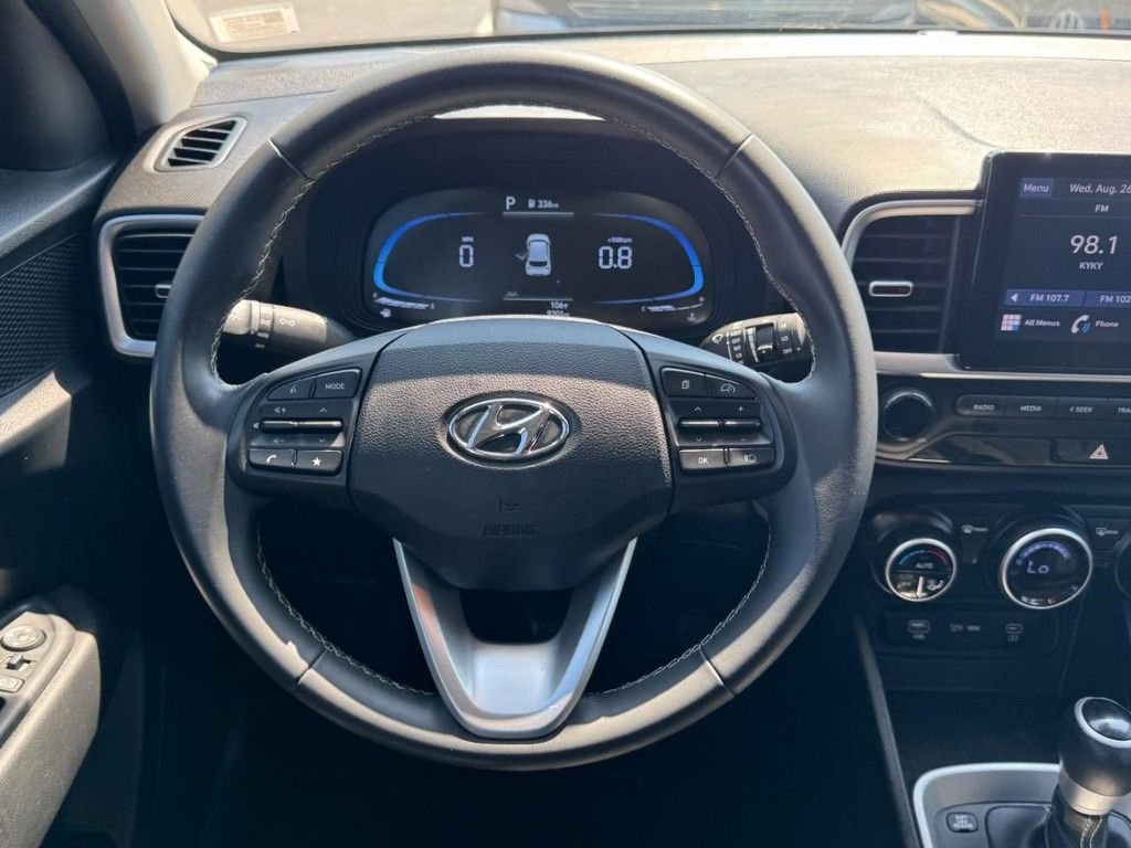 2025 Hyundai Venue SEL - Photo 13