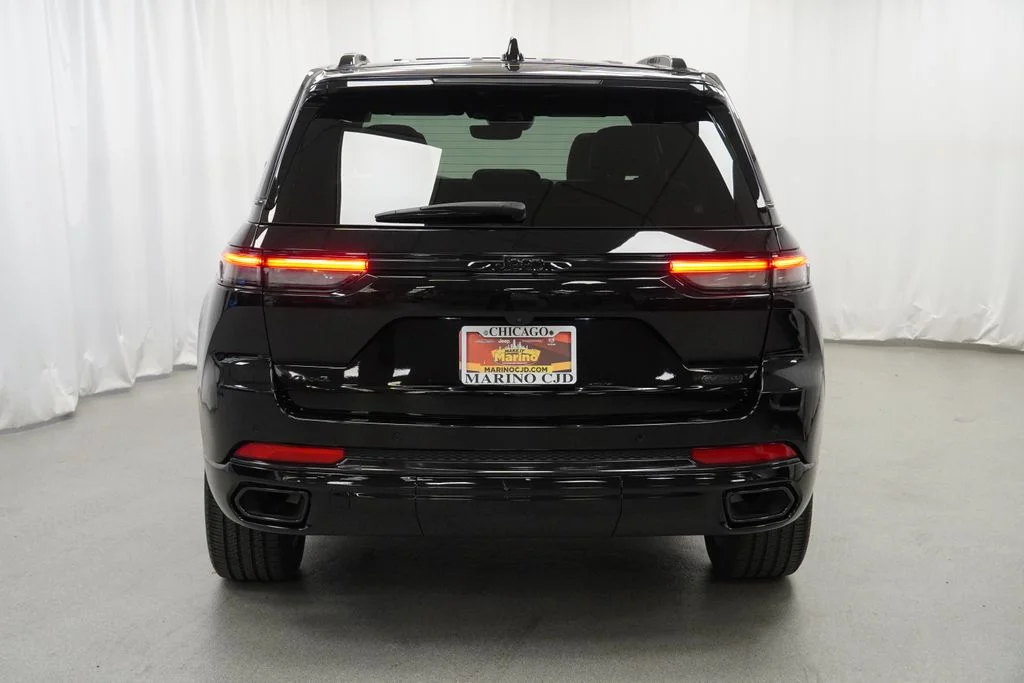 Used 2023 Black Jeep Overland image 11